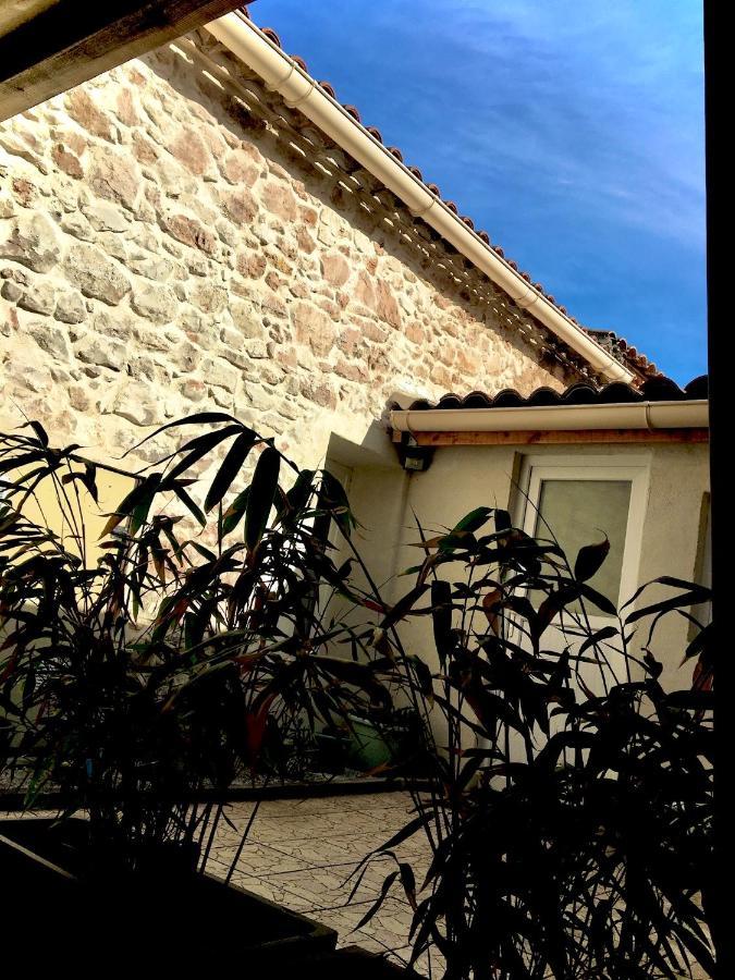 Les Couleurs De Les Bains *